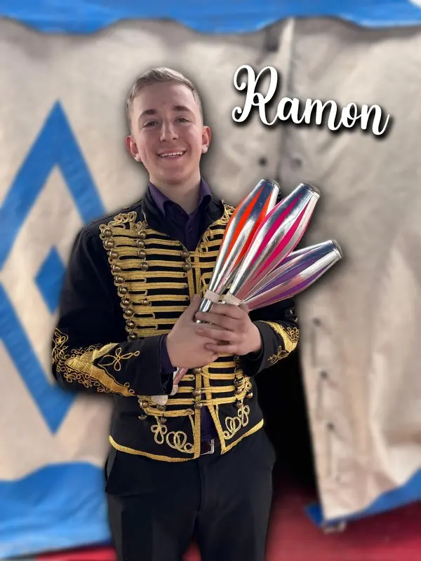 Ramon — Artist im Bühnenkostüm